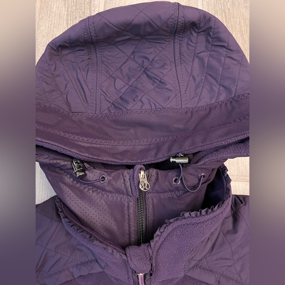 Lululemon Fleece Jacket Size 8 Plum Zip Hoodie Pockets EUC - Picture 11 of 13